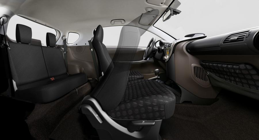  Toyota iQ 2008 года  (фото 55 из 225)